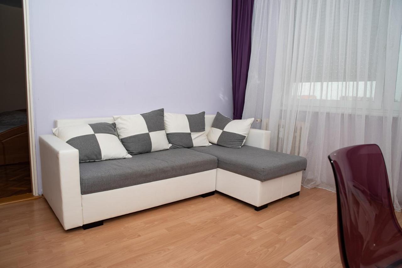 Lovely One Bedroom Apartment Nové Zámky Dış mekan fotoğraf